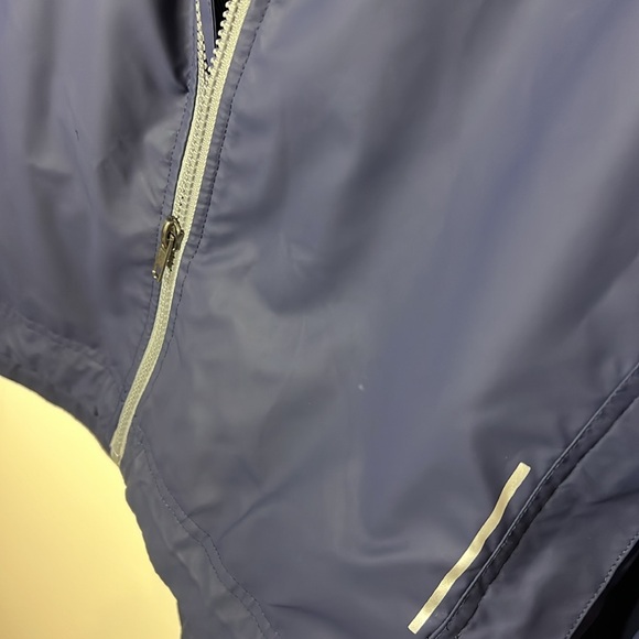 Men’s navy large rain jacket - Picture 6 of 14